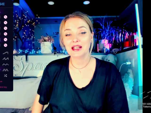 Oddajajo posnetke zaslona _JuliaSpace_