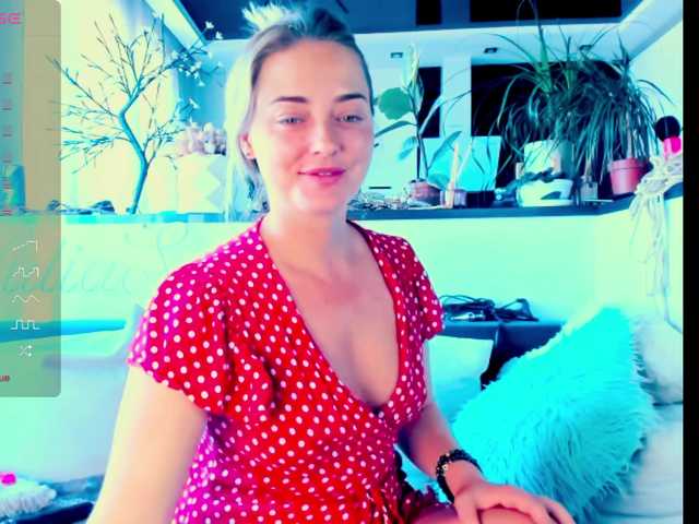 Oddajajo posnetke zaslona _JuliaSpace_