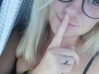 Erotični video klepet -PrettyJulia-