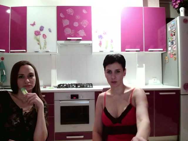 Oddajajo posnetke zaslona -TwiXXX-