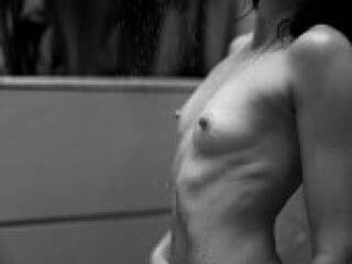 Erotični video klepet 13blackmilk