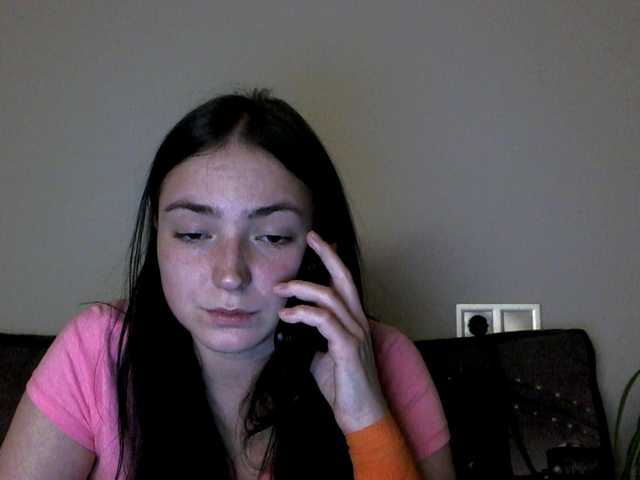 Oddajajo posnetke zaslona Misskristin