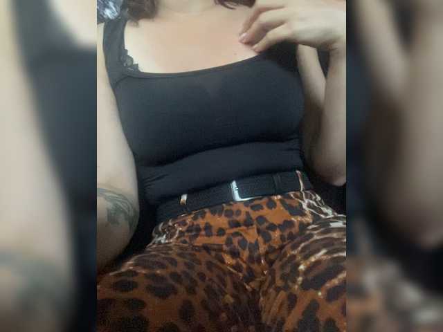 Oddajajo posnetke zaslona 1SexReal