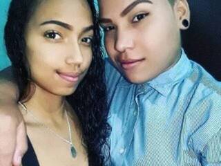 Erotični video klepet 2hotbunnies4u