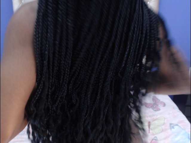 Oddajajo posnetke zaslona AamyJackson