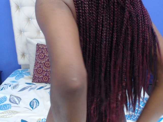 Oddajajo posnetke zaslona AamyJackson