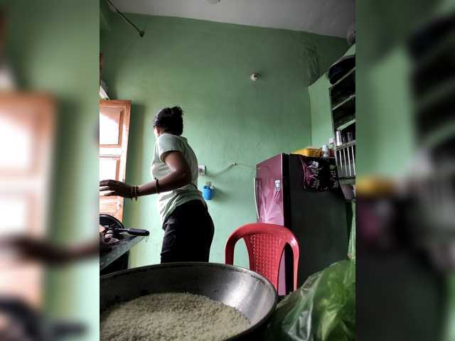 Oddajajo posnetke zaslona Aarusharma