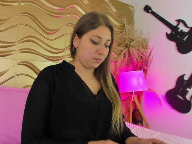 Oddajajo posnetke zaslona AbrilJaness