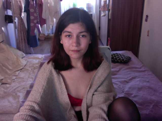 Oddajajo posnetke zaslona acidwaifu