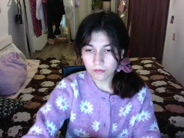 Oddajajo posnetke zaslona acidwaifu