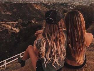 Erotični video klepet adahlia-angel