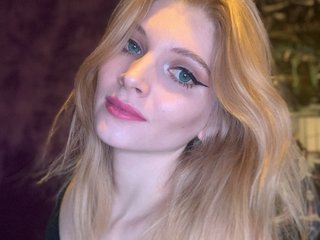 Erotični video klepet Adalinda