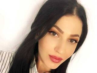 Erotični video klepet Adda-Maris