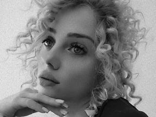 Erotični video klepet AdeleKya