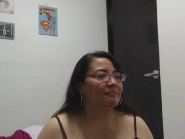 Oddajajo posnetke zaslona adeleofc