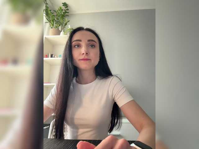 Oddajajo posnetke zaslona Adelina-a