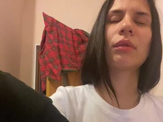 Erotični video klepet AdelyaVlad