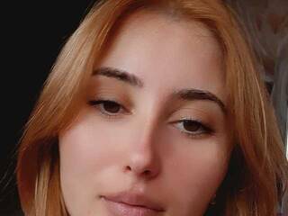 Erotični video klepet Adelyea