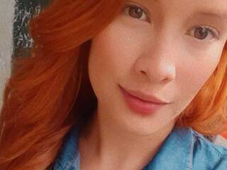 Erotični video klepet adharasuniver