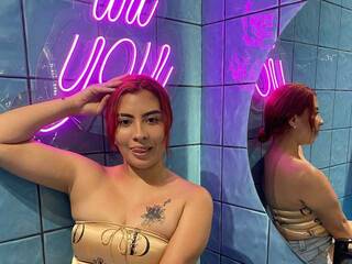 Erotični video klepet Adara-Monroe