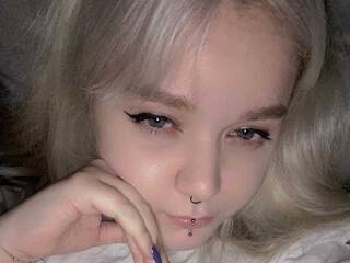 Erotični video klepet AdoraBlya