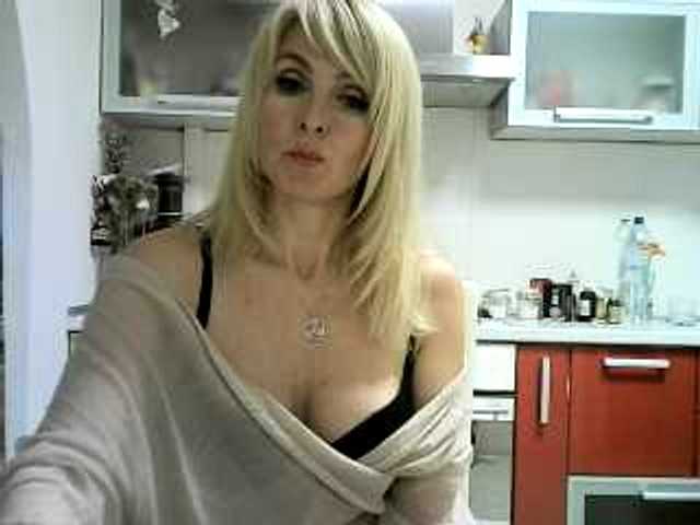Fotografije Adrianessa29 I'll watch your cam for 30. Topless - 50. Naked - 200.