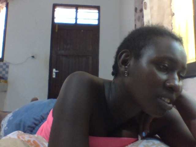 Oddajajo posnetke zaslona Africanqueen20
