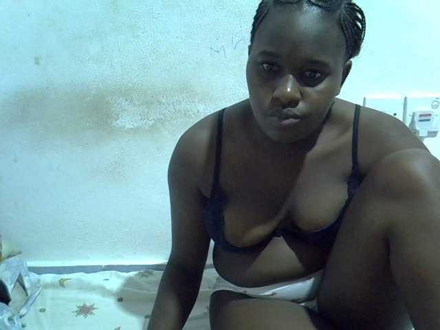 Oddajajo posnetke zaslona Africansexxy
