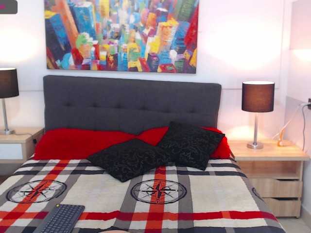 Oddajajo posnetke zaslona Agathamonroe