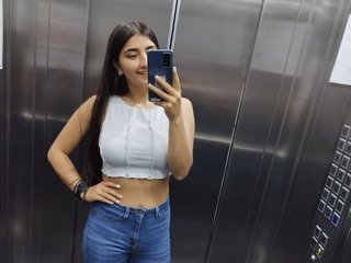 Erotični video klepet AHRI-TAY