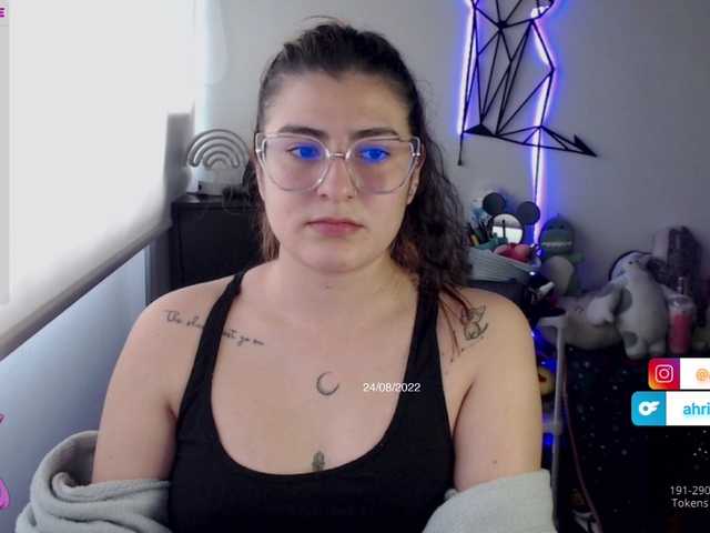 Oddajajo posnetke zaslona ahrianabluff