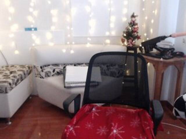 Oddajajo posnetke zaslona AhriBluff