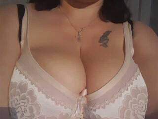 Erotični video klepet BigTiti