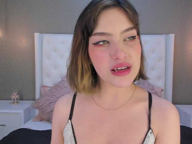 Oddajajo posnetke zaslona AlegnaTaylor