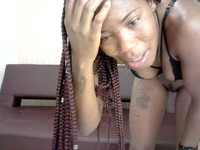 Oddajajo posnetke zaslona ALEJAEBONY