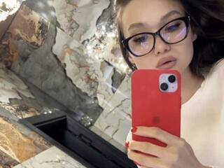 Erotični video klepet EliVii