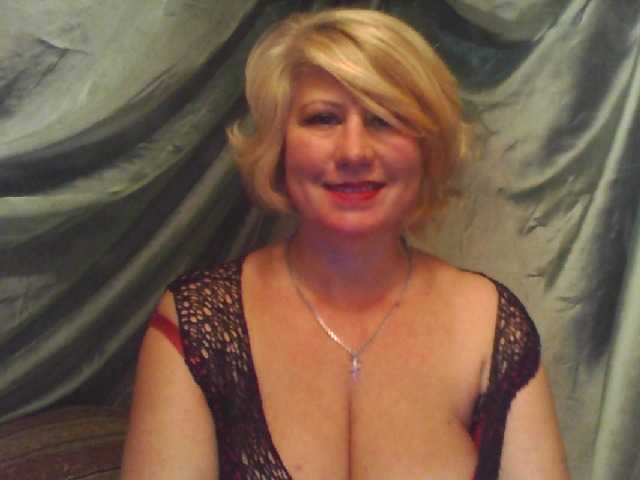Oddajajo posnetke zaslona Alenka_Tigra