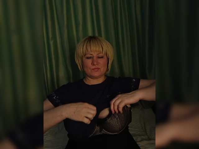 Oddajajo posnetke zaslona Alenka_Tigra