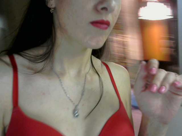 Oddajajo posnetke zaslona Esmaltina