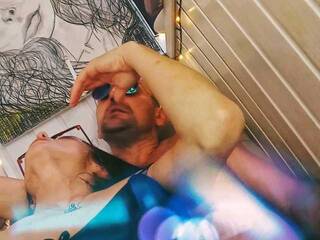 Erotični video klepet AlexandraBai9