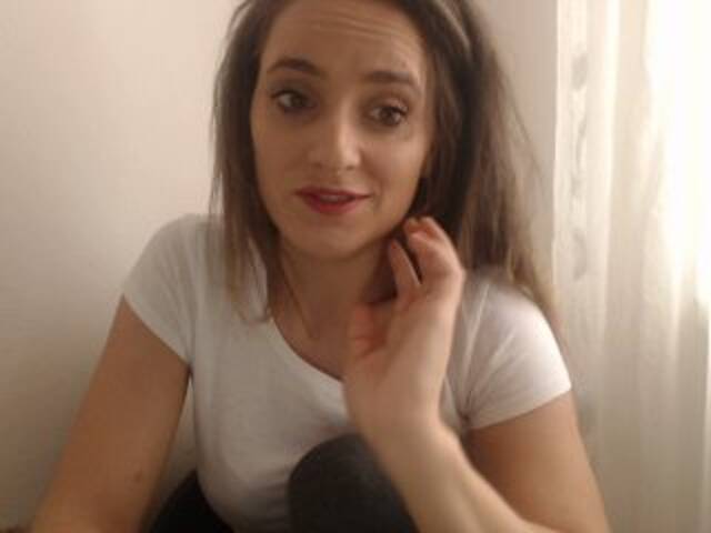 Oddajajo posnetke zaslona alexiaxx