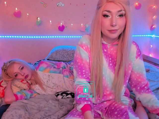 Oddajajo posnetke zaslona HornyBunnys