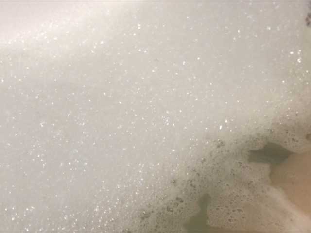 Oddajajo posnetke zaslona Alianakiss