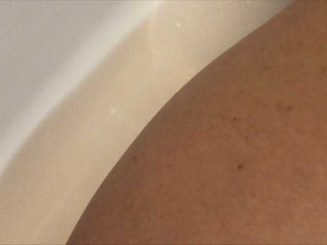 Oddajajo posnetke zaslona Alianakiss