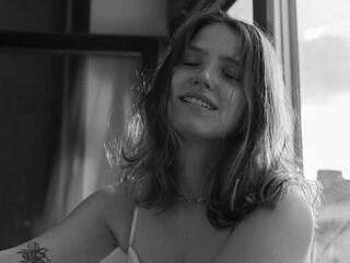 Erotični video klepet AliceKittie