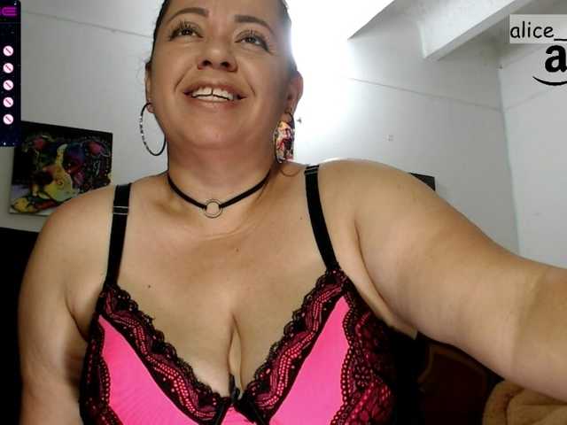 Fotografije AliceTess Let's have a great time together, make me feel happy and horny with u tips!! #milf #latina #mature #bigtits