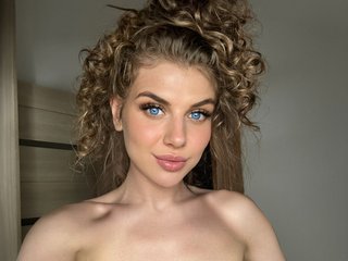 Erotični video klepet JustAlice