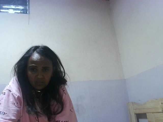 Oddajajo posnetke zaslona LAYANe