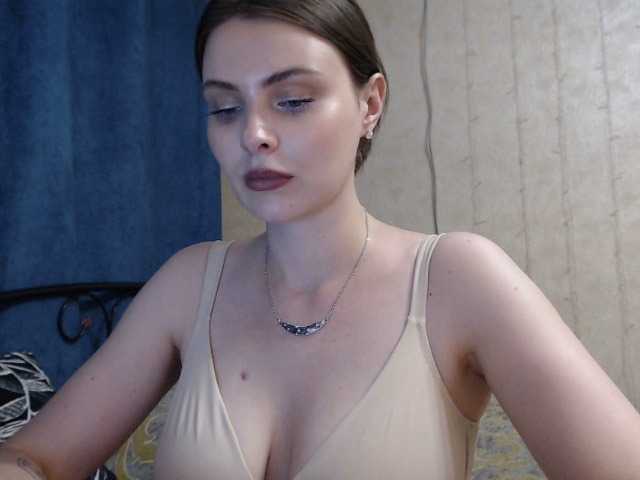 Oddajajo posnetke zaslona AlienKamila