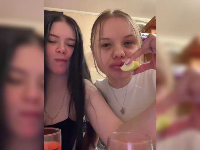 Oddajajo posnetke zaslona Alimali12